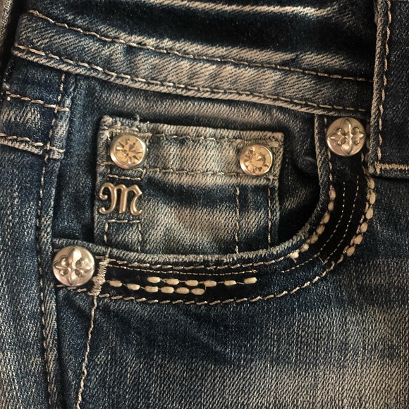 Miss Me Signature Skinny with Angel wing pockets - Picture 7 of 8